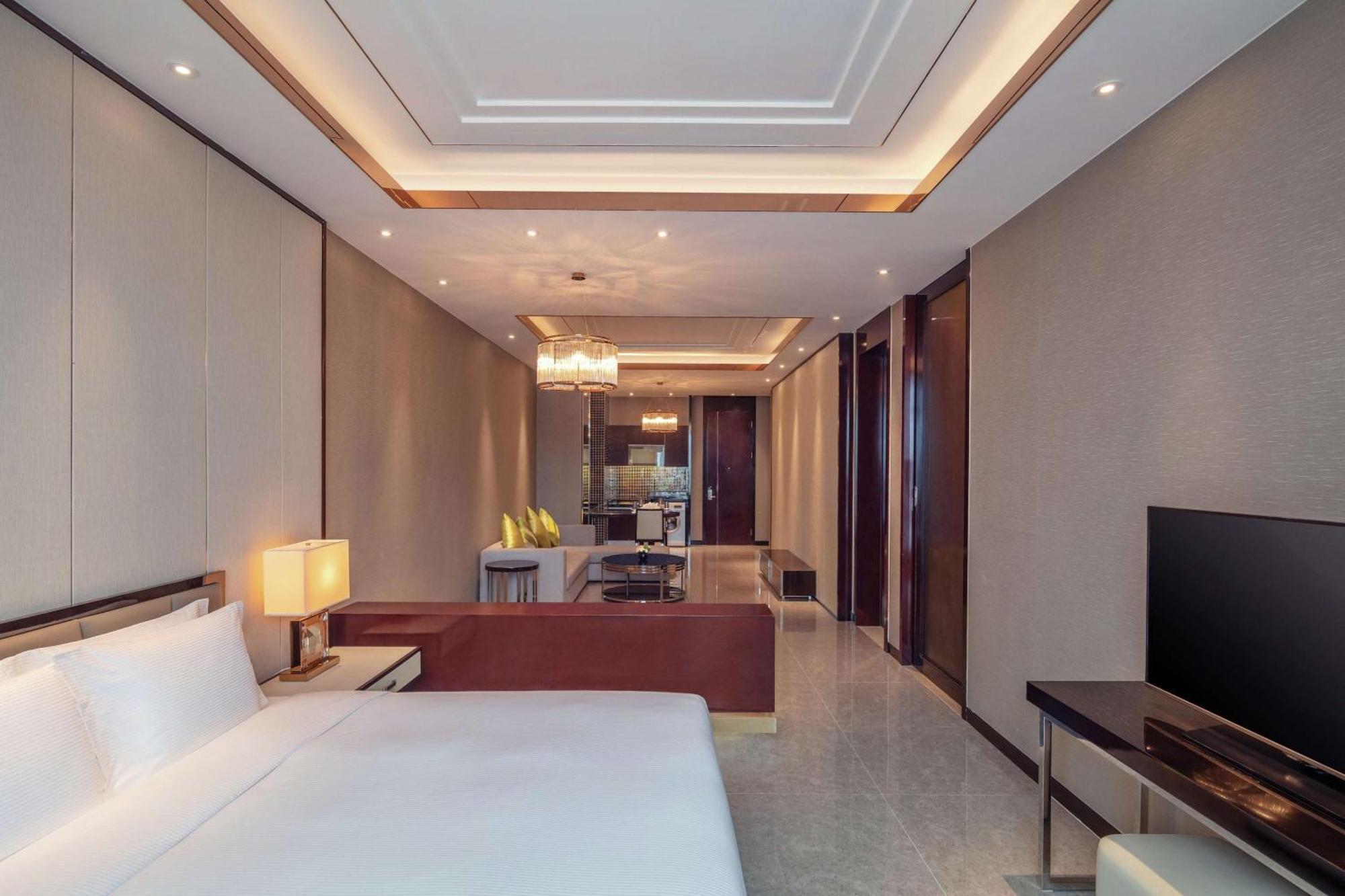 Hotel Hilton Haikou 5*