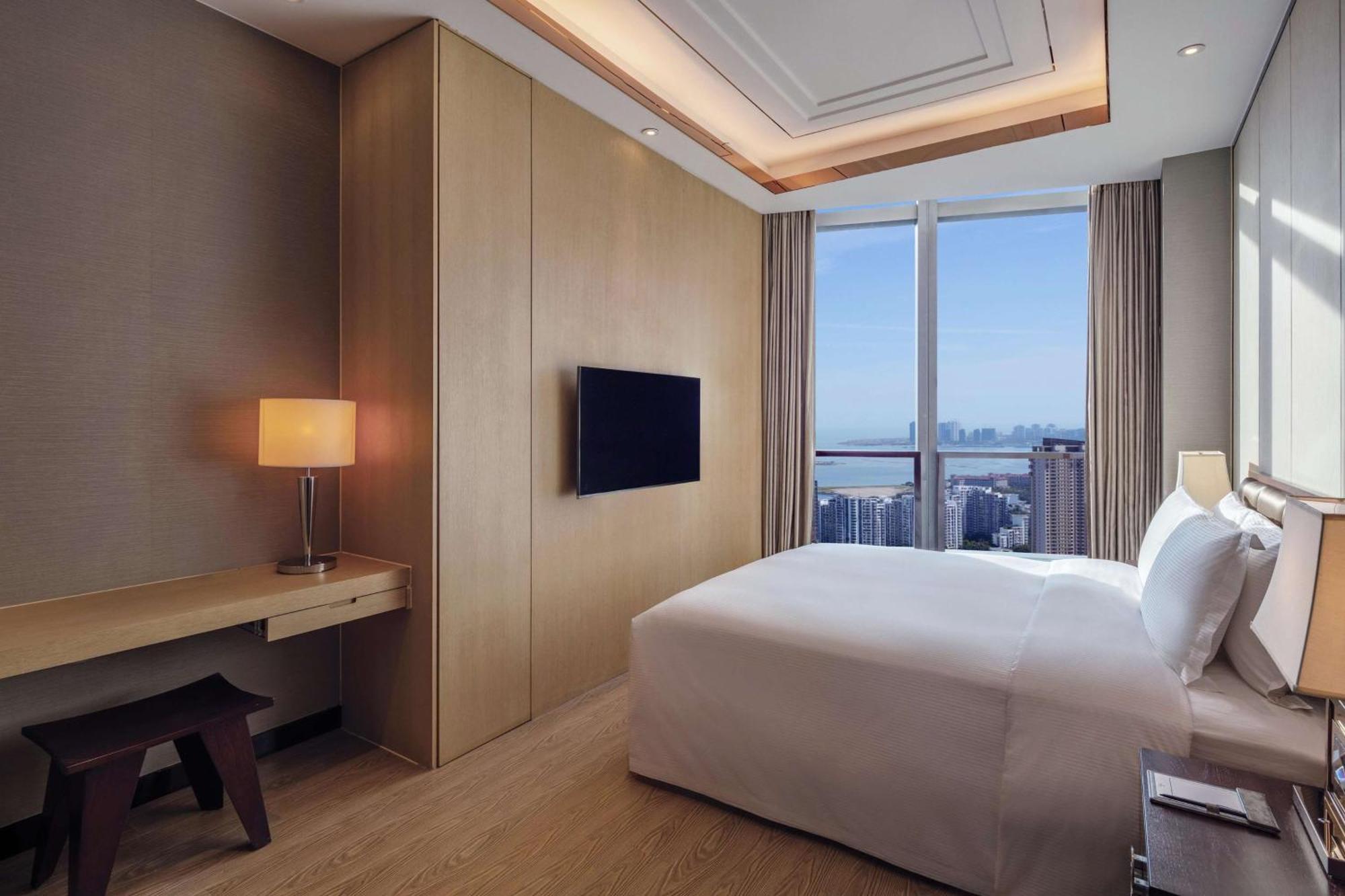 Hilton Haikou 5*